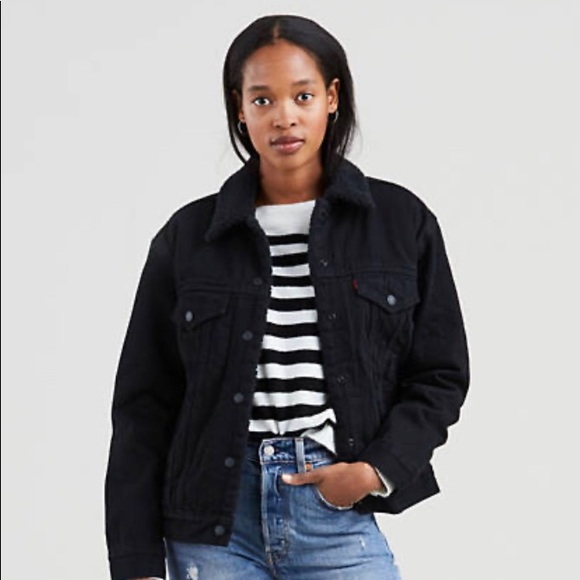 Levi's Jackets & Blazers - Ex-boyfriend Sherpa trucker jacket